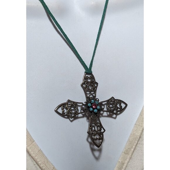Express Retro Celtic Cross Pendant Necklace - Picture 7 of 10